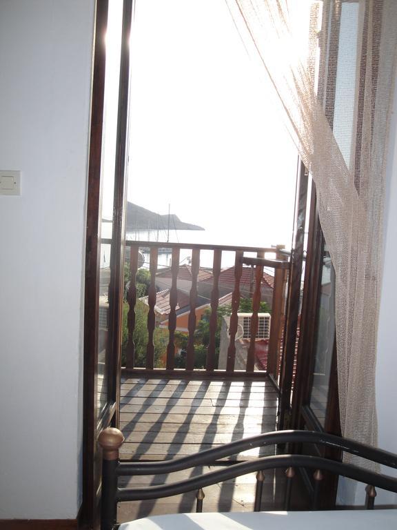 Villa Chrysodimi Chalki Town 객실 사진