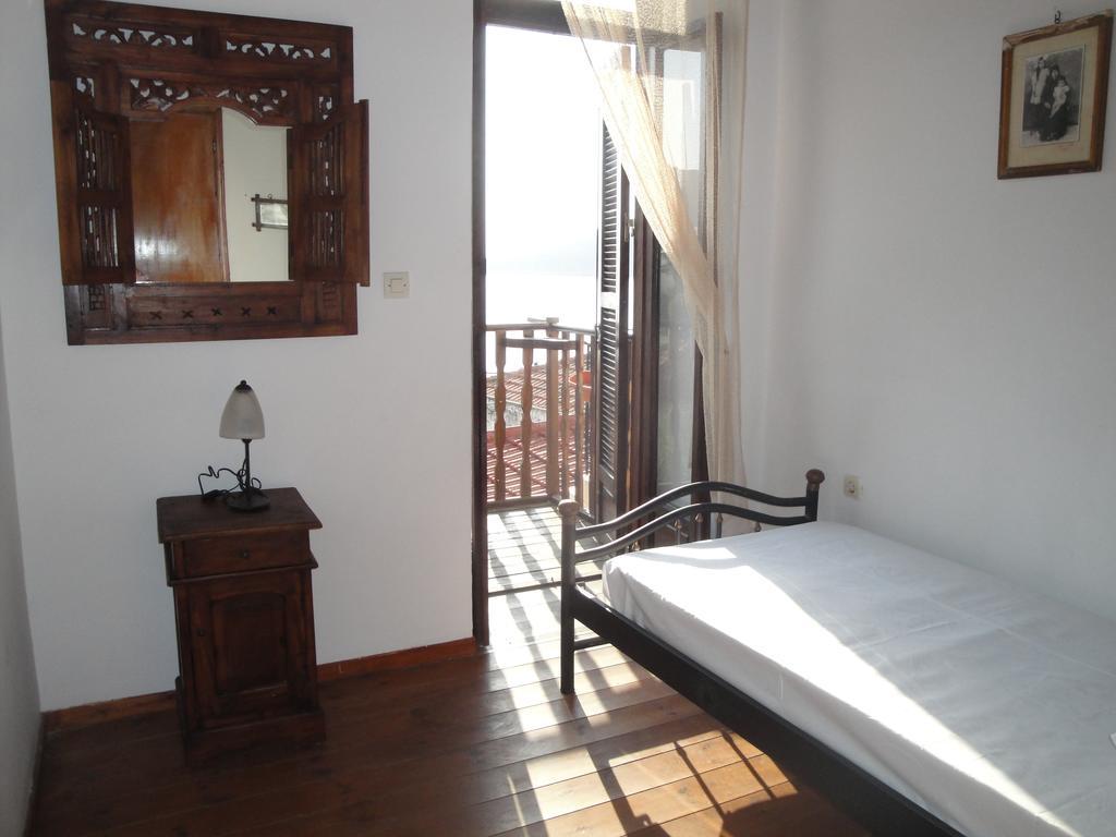 Villa Chrysodimi Chalki Town 객실 사진